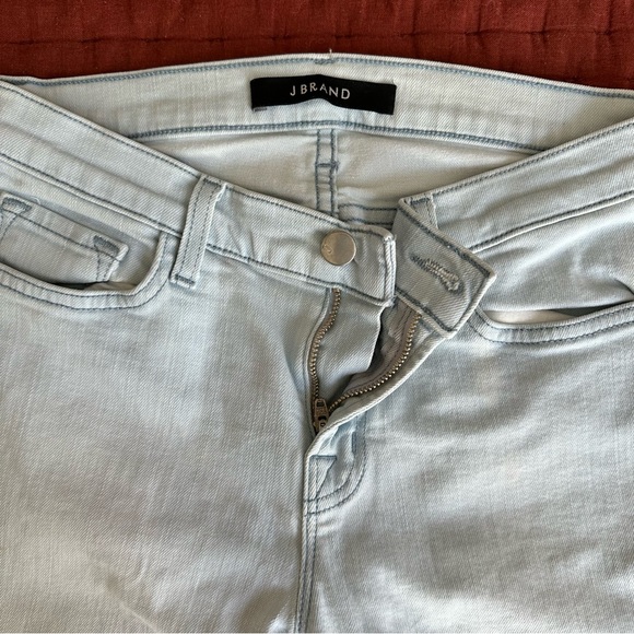 J Brand Mid Rise Crop Capri in the color Solana size 27 - Picture 7 of 16